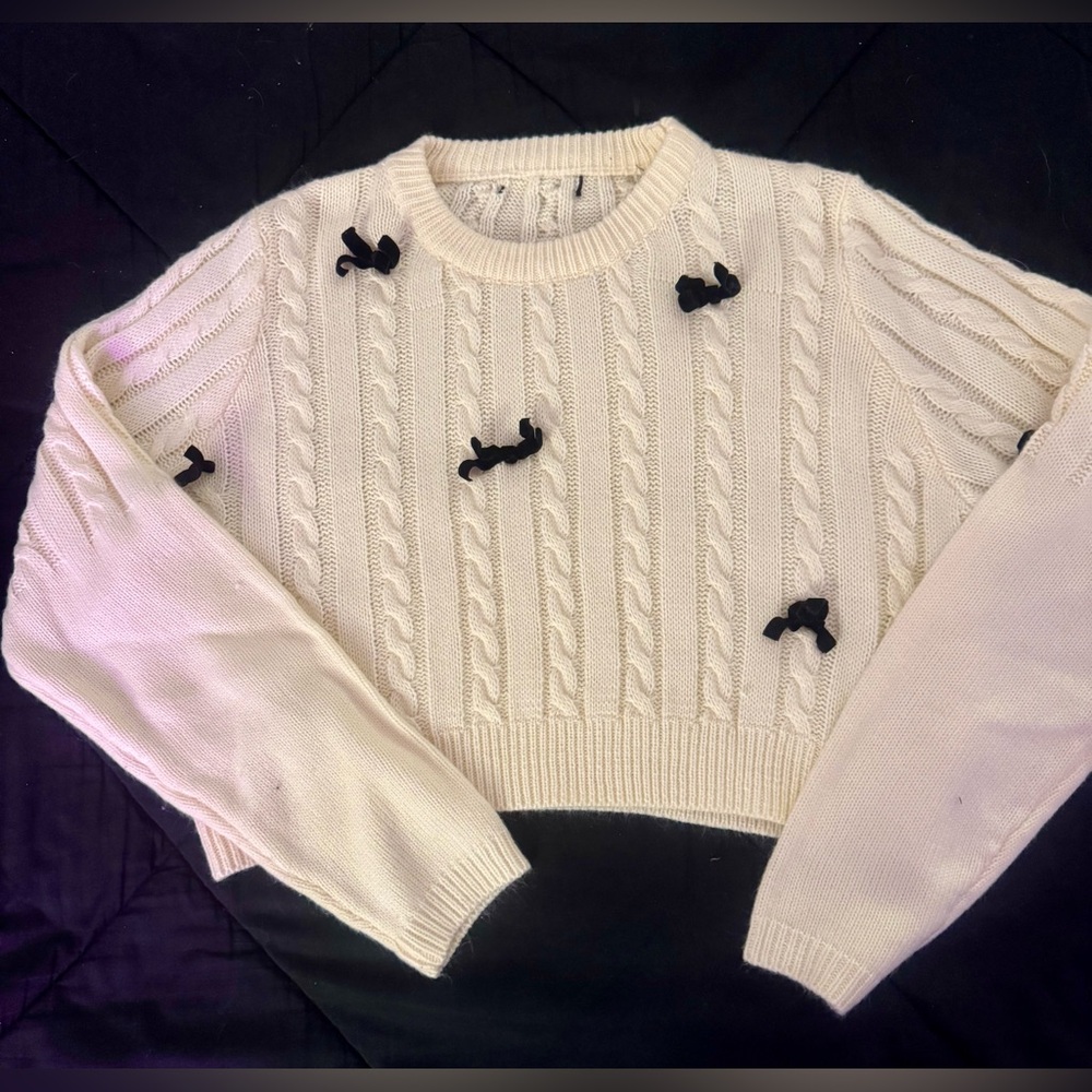 Women’s Bow Tie Crop Sweater
